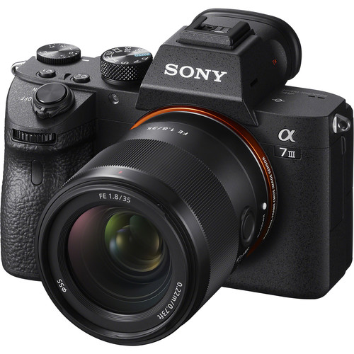 Объектив Sony FE 35mm f/1.8- взять в аренду недорого.